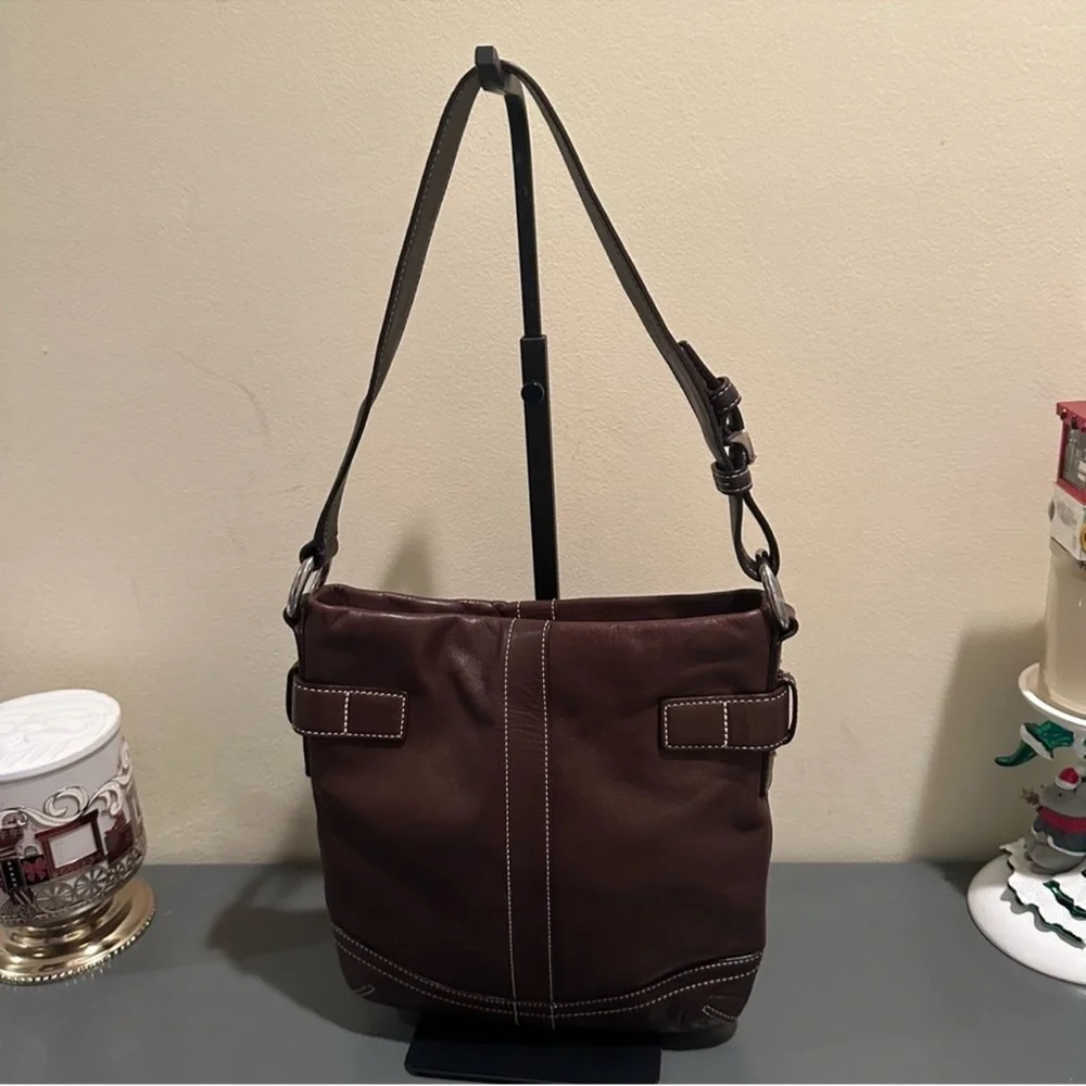 Coach SoHo Slim Duffle Dark Brown
Leather Y2K / Vintage (2006) Style 1453 - Picture 2 of 13